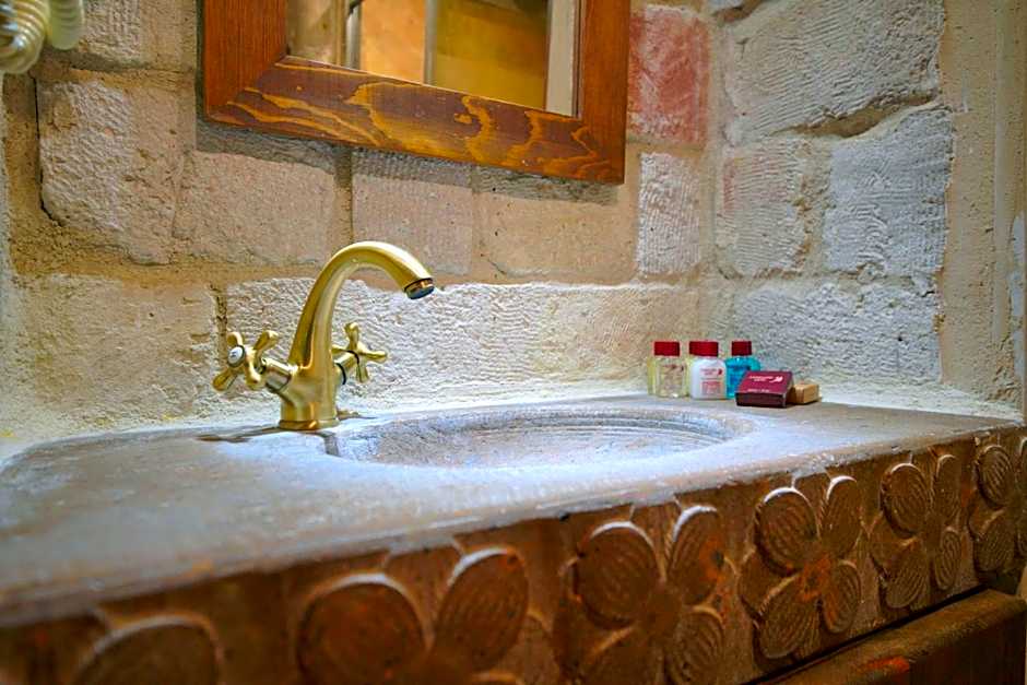 Fairyland Cave Hotel