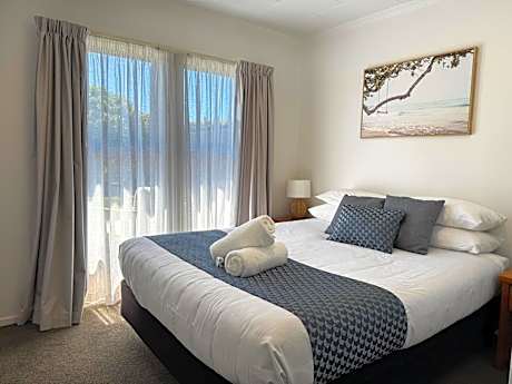 Tāhuna Beach Holiday Park