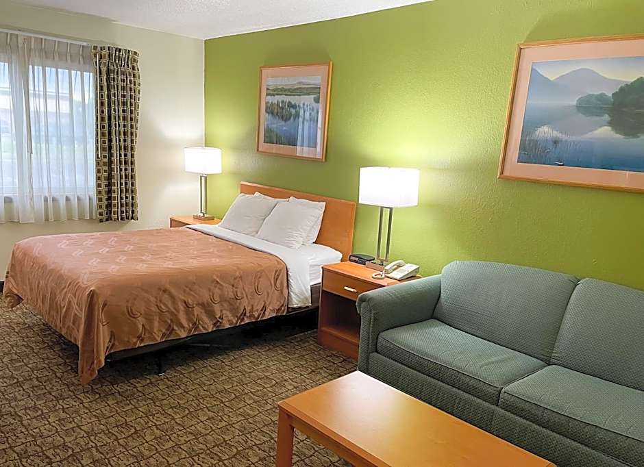Hudson Inn & Suites