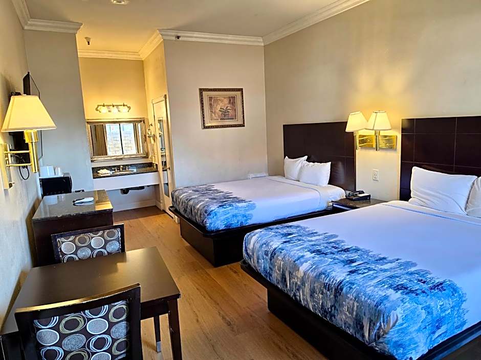 Photo 1 of 6 of Deluxe 2 Queen Beds