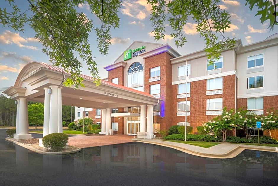 Holiday Inn Express and Suites Atlanta-Johns Creek