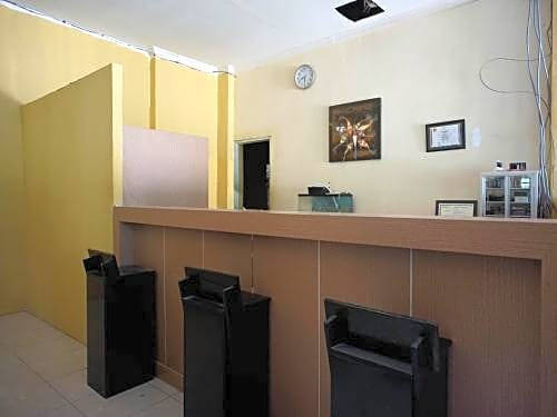 OYO 2886 Her Mandiri Guest House