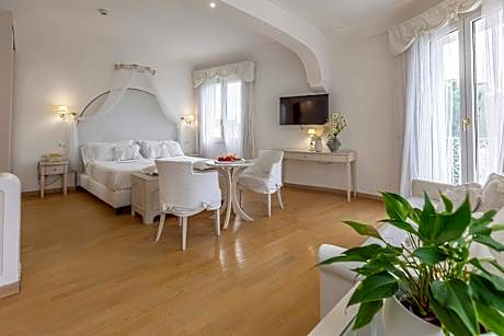 Junior Suite (2 Adults)