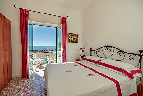 Superior Double or Twin Room with Sea View
