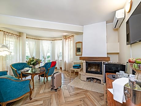 Superior Two-Bedroom Studio with Terrace