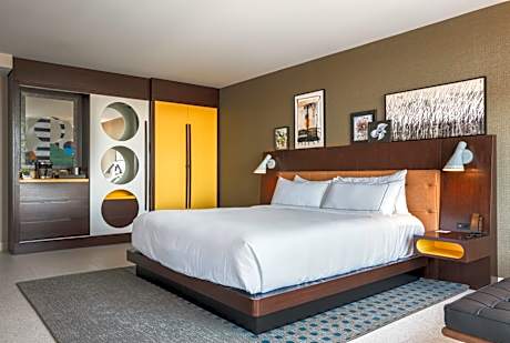 One-Bedroom King Suite