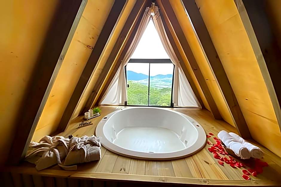 Chalé dos Alpes 1 hidromassagem e Lareira