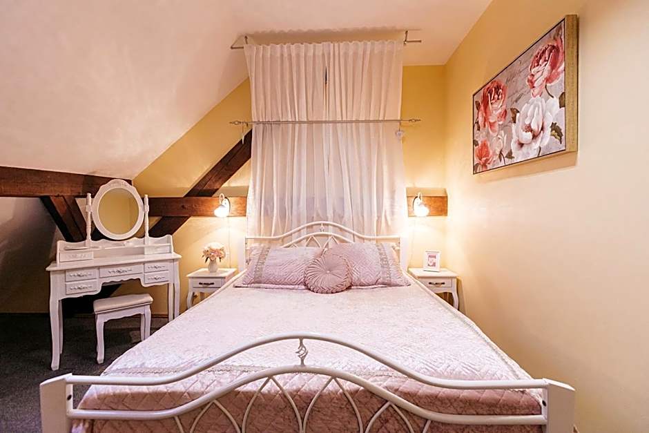 Jaunmoku Palace Complex Hotel