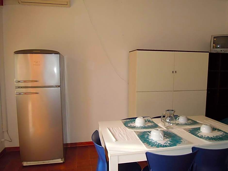 Three-Room Apartment with Garden and Shared swimming pools - By Beahost Rentals