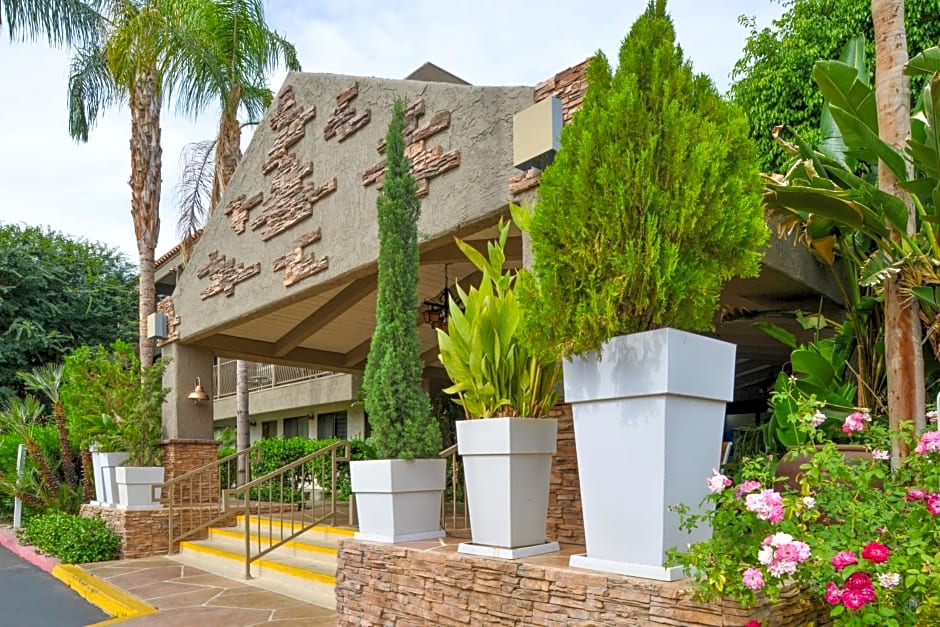 Holiday Inn Express Palm Desert, an IHG Hotel