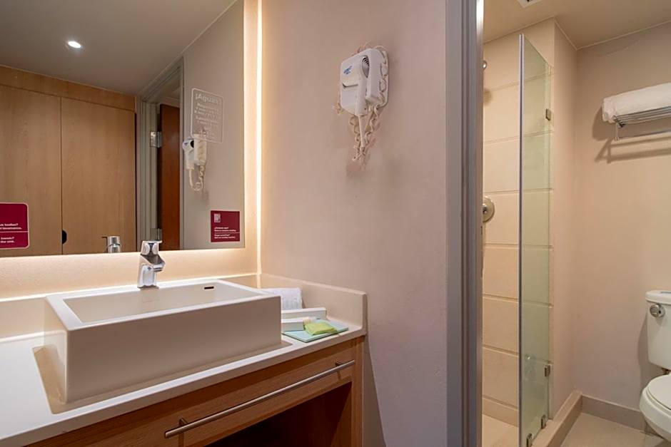 City Express Suites by Marriott Queretaro