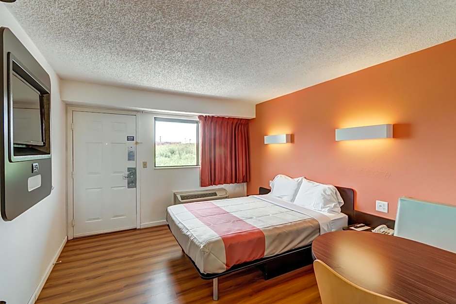 Motel 6-Berea, KY