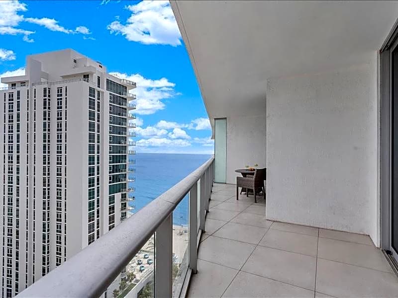 Beachside Contemporary Residence in Lyfe