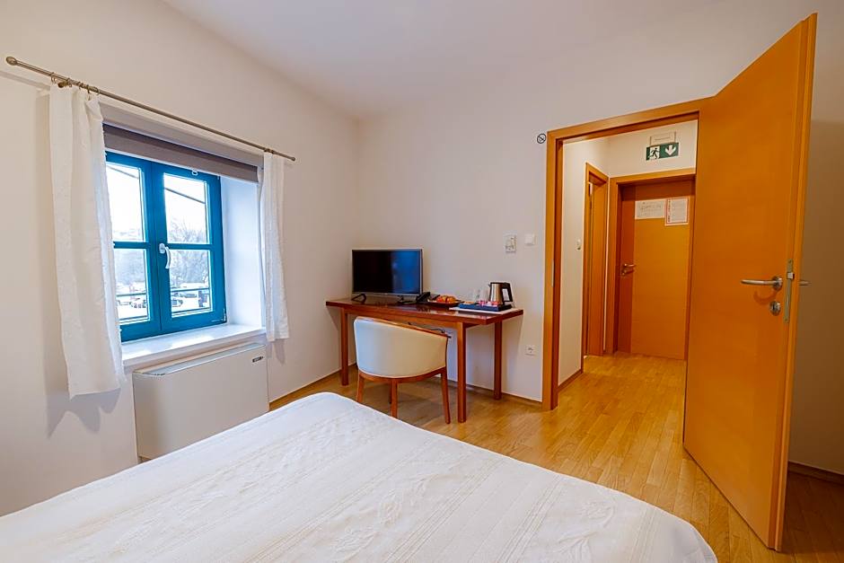 Pri Žabarju Bed & Breakfast Ljubljana