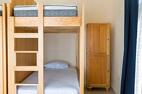 Bed in 8-Bed Mixed Dormitory Room