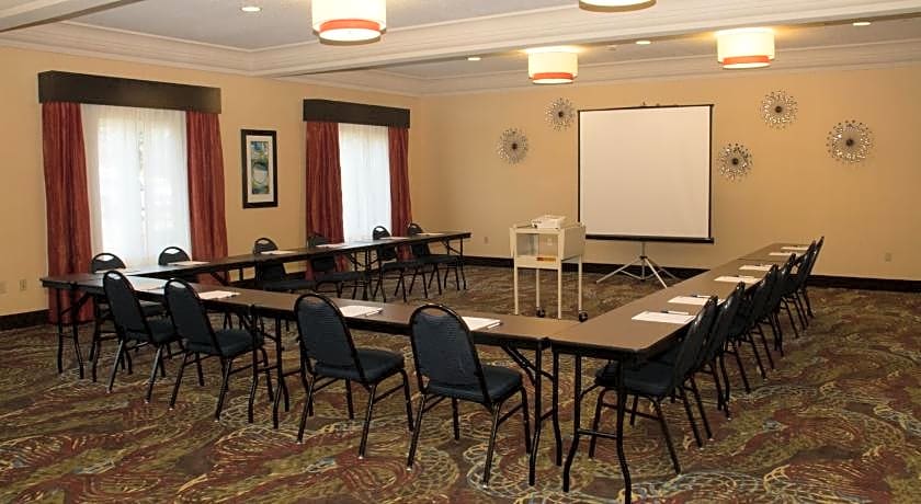 Holiday Inn Express Hotel & Suites Saginaw By IHG