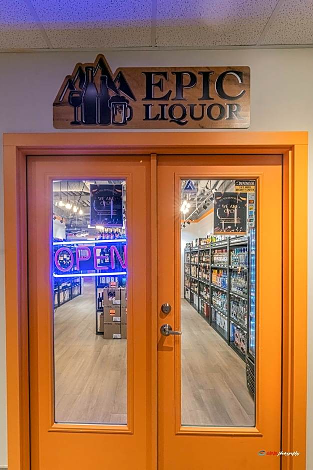 Solara Suite with Indoor Pool / Hot tub / Parking