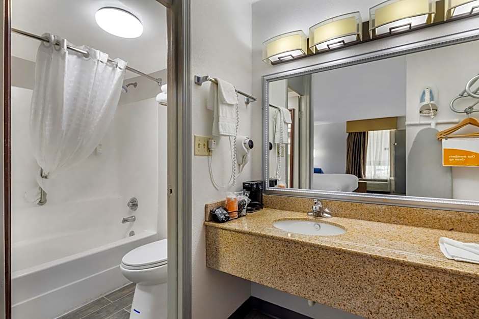 Clarion Pointe Morrow - Atlanta South