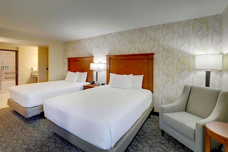 DRURY INN & SUITES CHARLOTTE UNIVERSITY PLACE