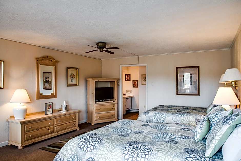 Cliff Dwellers Inn