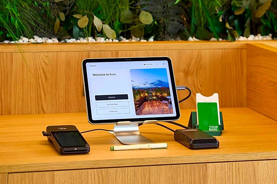 Base Lausanne - Contactless Check in