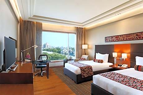 King Room with City View - Smoking with 15% discount on Food & Beverages, 15% off on Spa Services