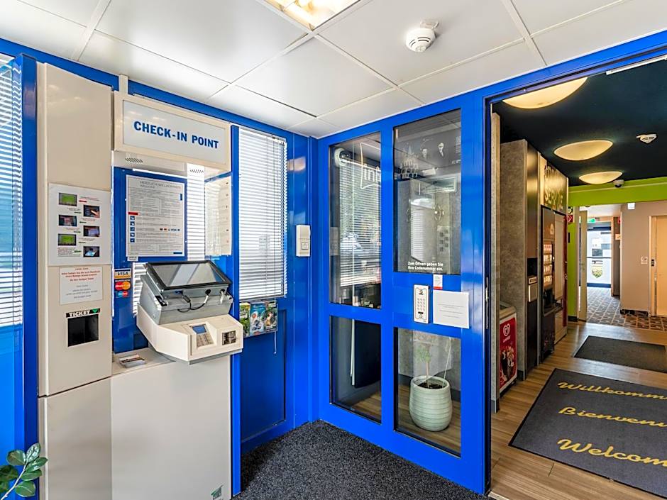 B&B HOTEL Freiburg-West