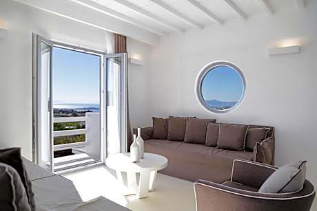Deluxe Suite with Sea View