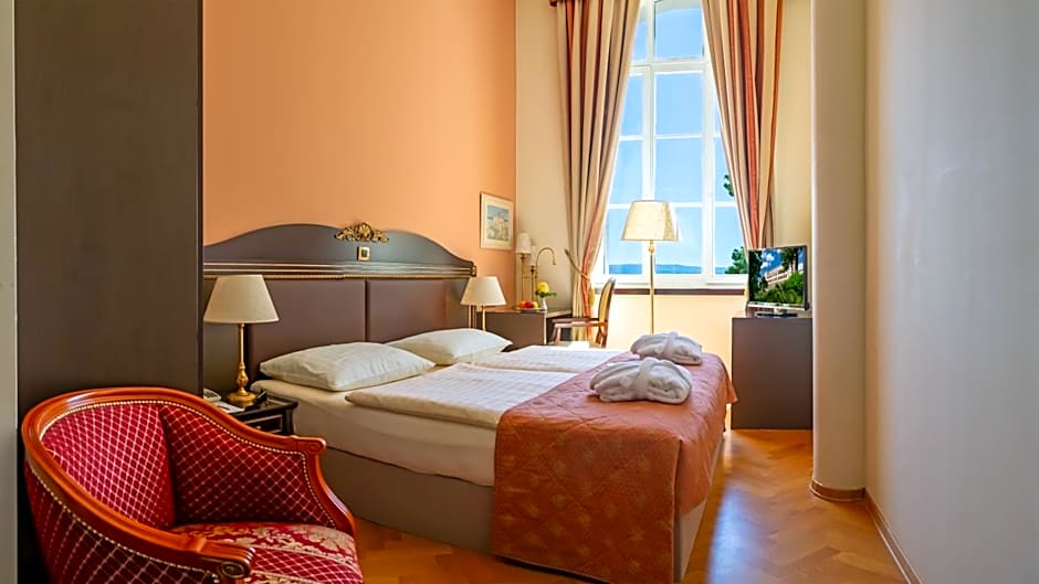 Hotel Kvarner Palace