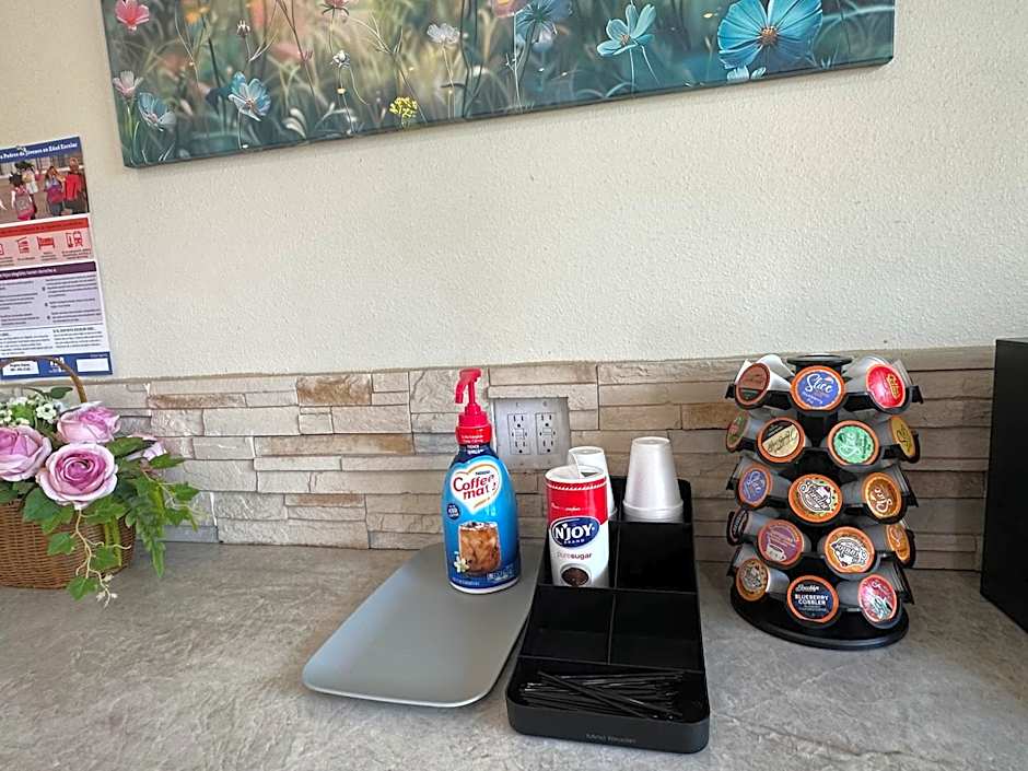 Scottish Inn and Suites