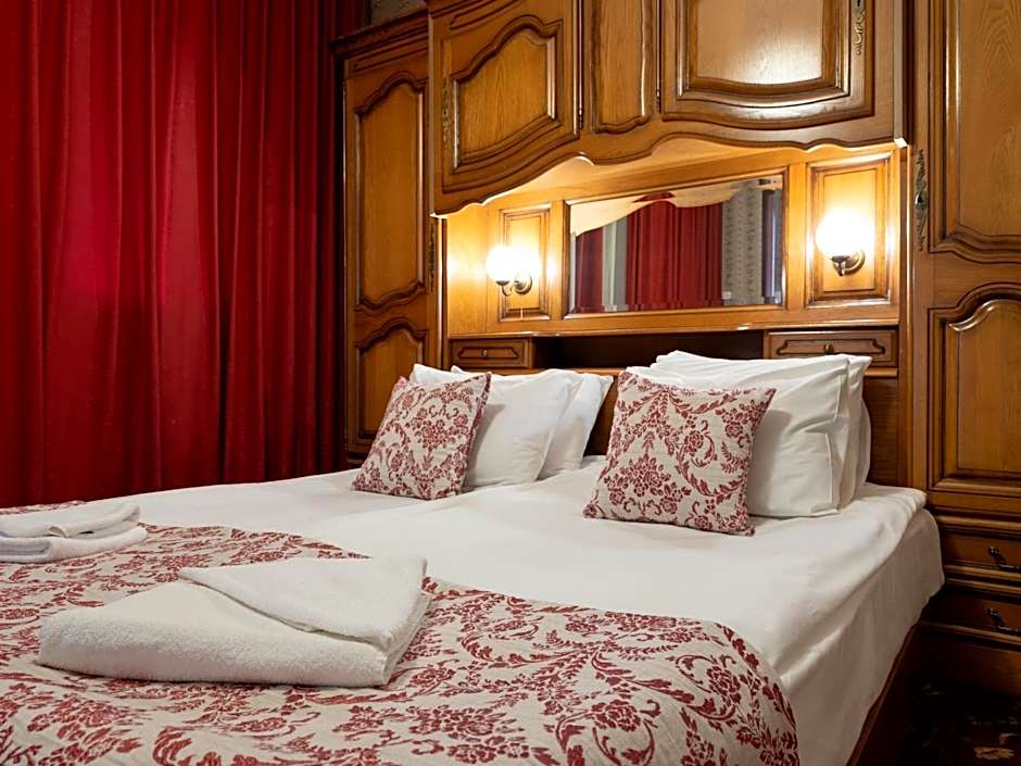Real Hotel