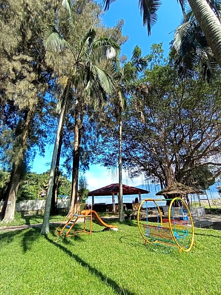 Pandu Lakeside Hotel Tuktuk