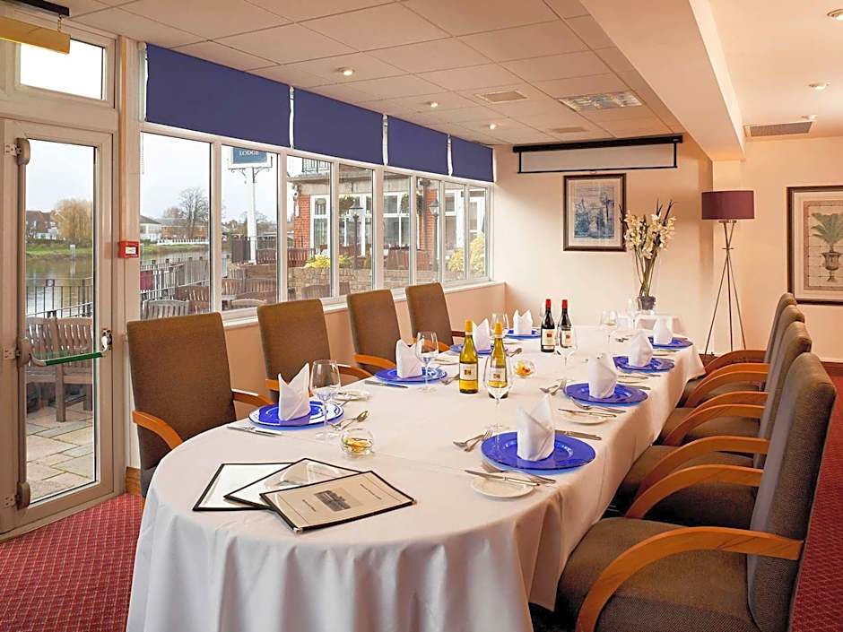 Sunday London Staines-upon-Thames Heathrow T5