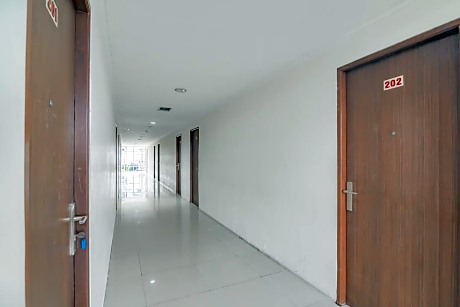 Urbanview Hotel Syariah Dapen Pontianak by RedDoorz