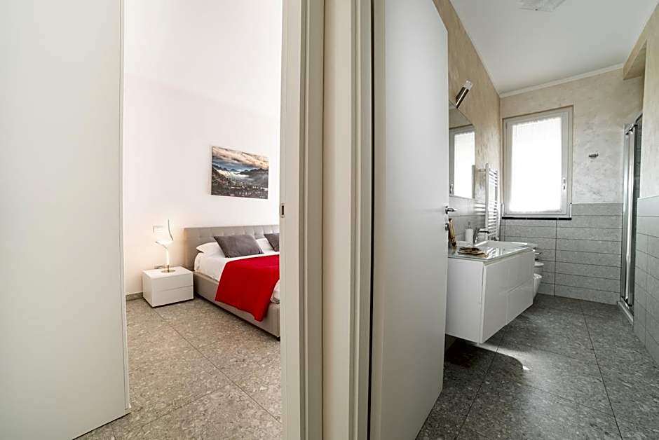 Yachting Residence - Private Dock, Lake Access & SPA