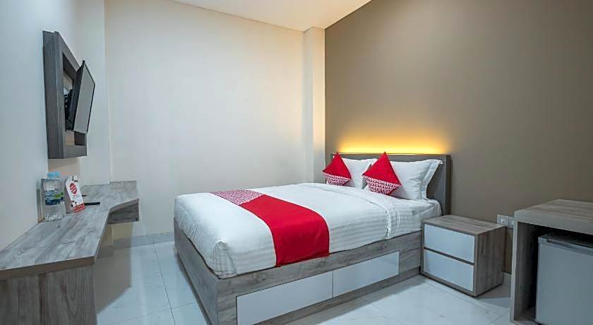 Super OYO 1487 Residence Khoe