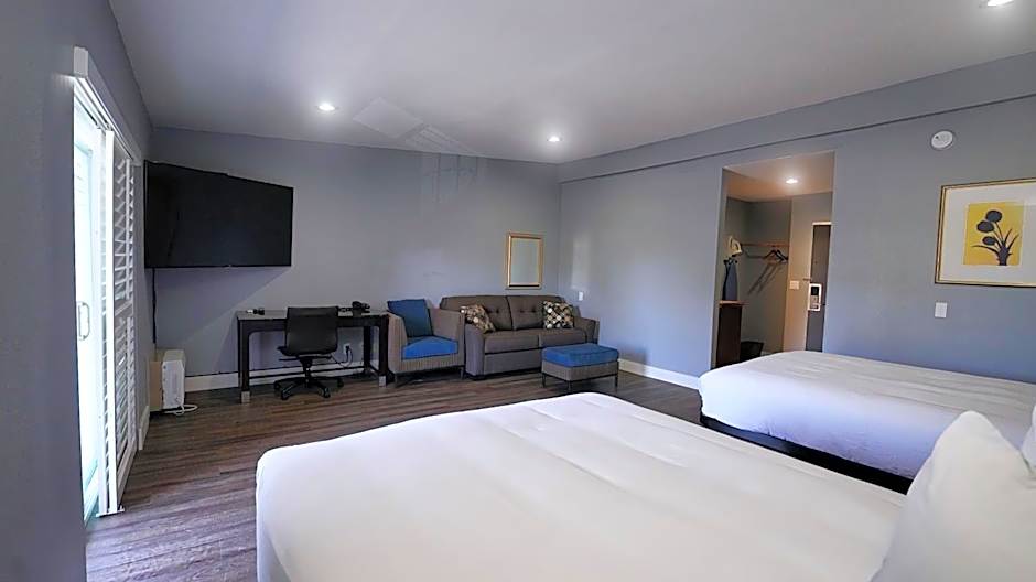 SeaSide Inn & Suites