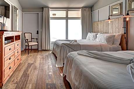 Superior Queen Room with Two Queen Beds