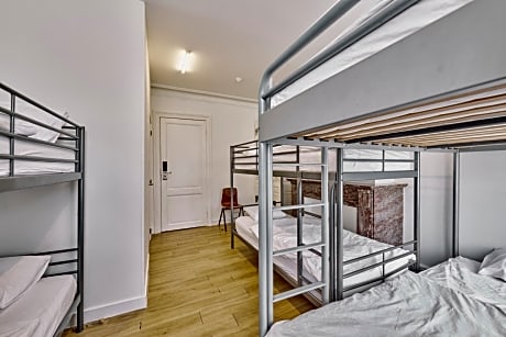 Bed in 6-Bed Mixed Dormitory Room