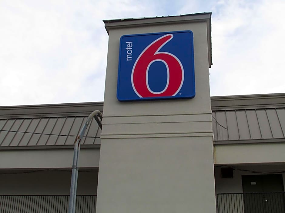 Motel 6 Brookhaven, Ms