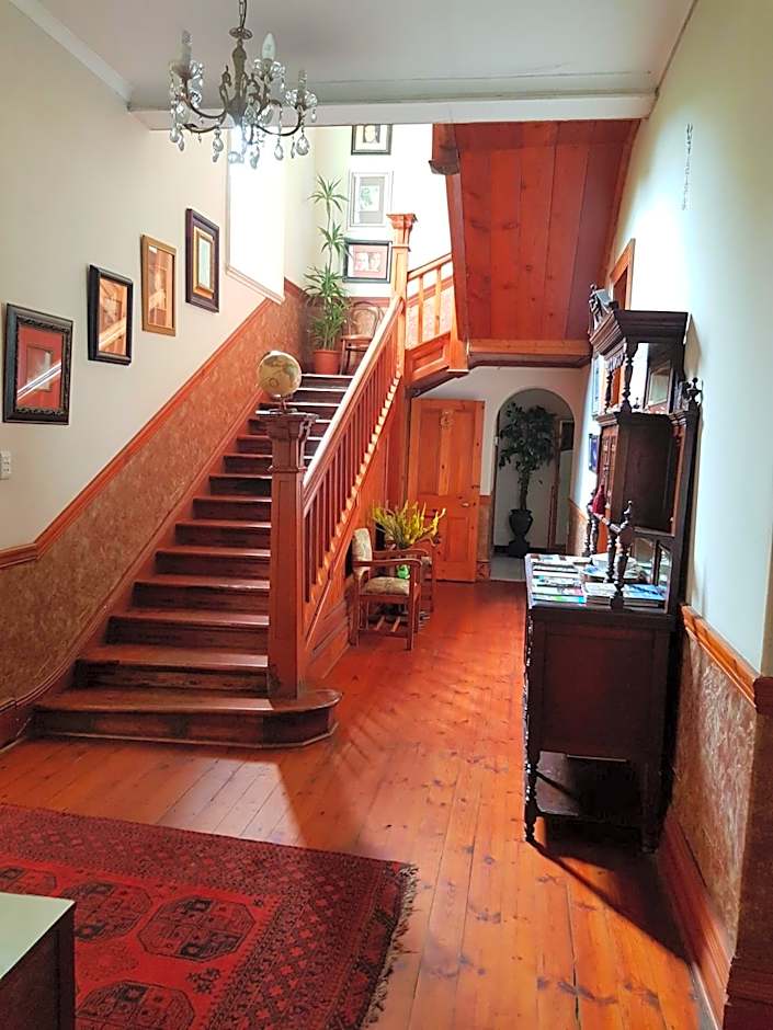 Royston Hall Historical Guesthouse