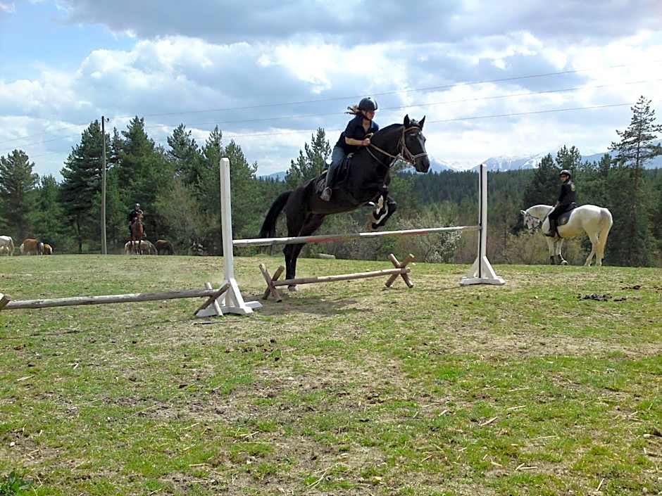 Rusaliite Adventure House