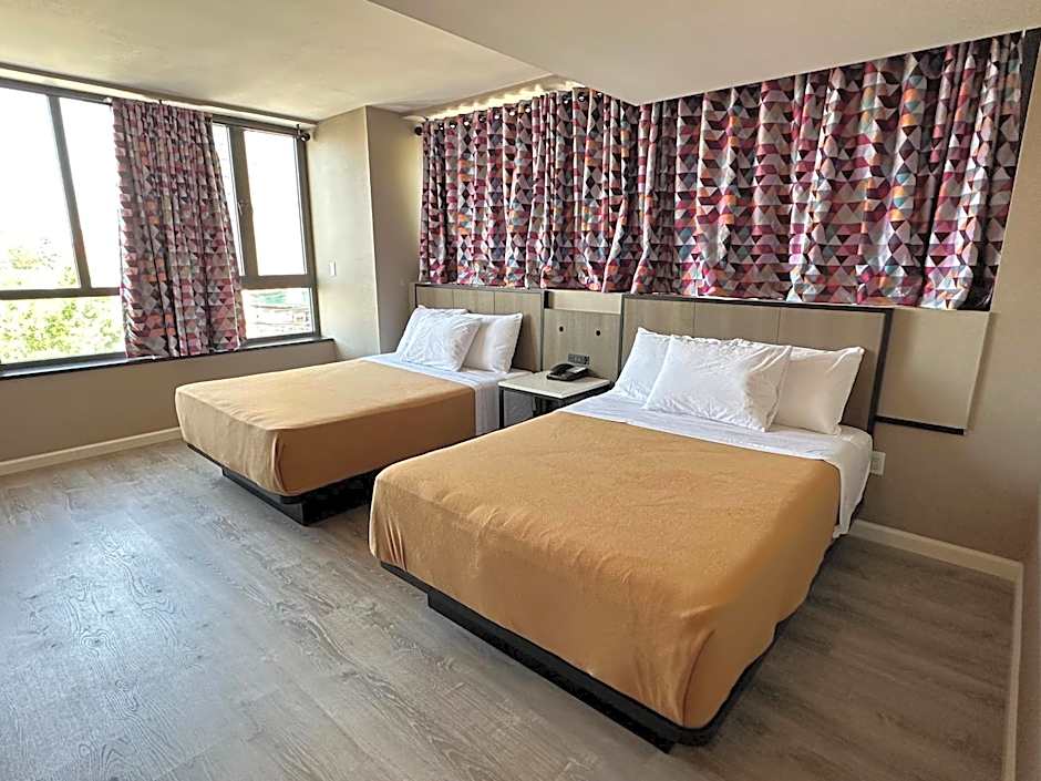 Regal Inn & Suites New York LaGuardia Hotel