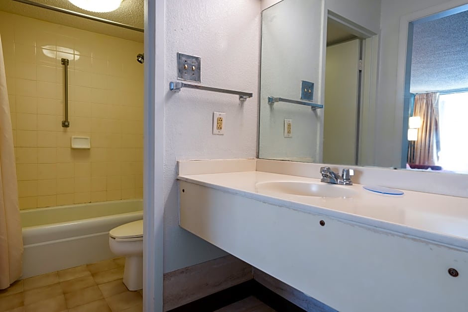 121 Motel Henderson