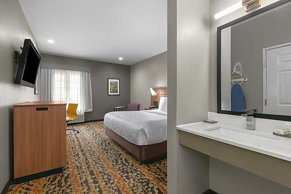 La Quinta Inn & Suites by Wyndham Belton - Temple South