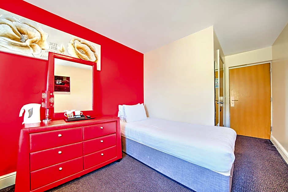 GO2 Gloucester Hotel by OYO