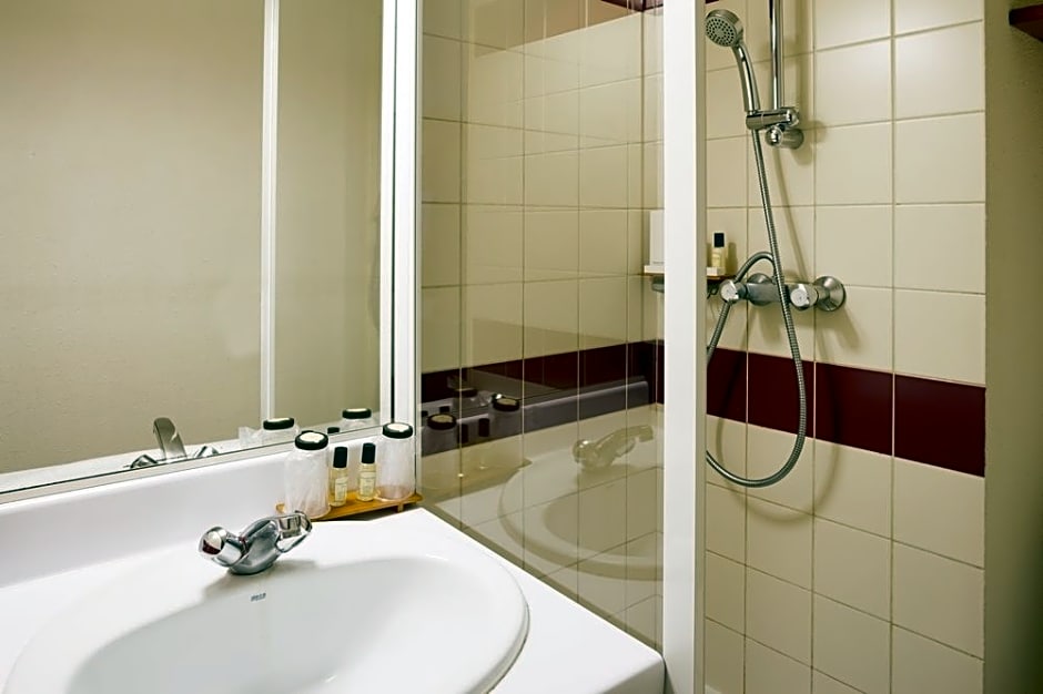 Tribe Paris Batignolles