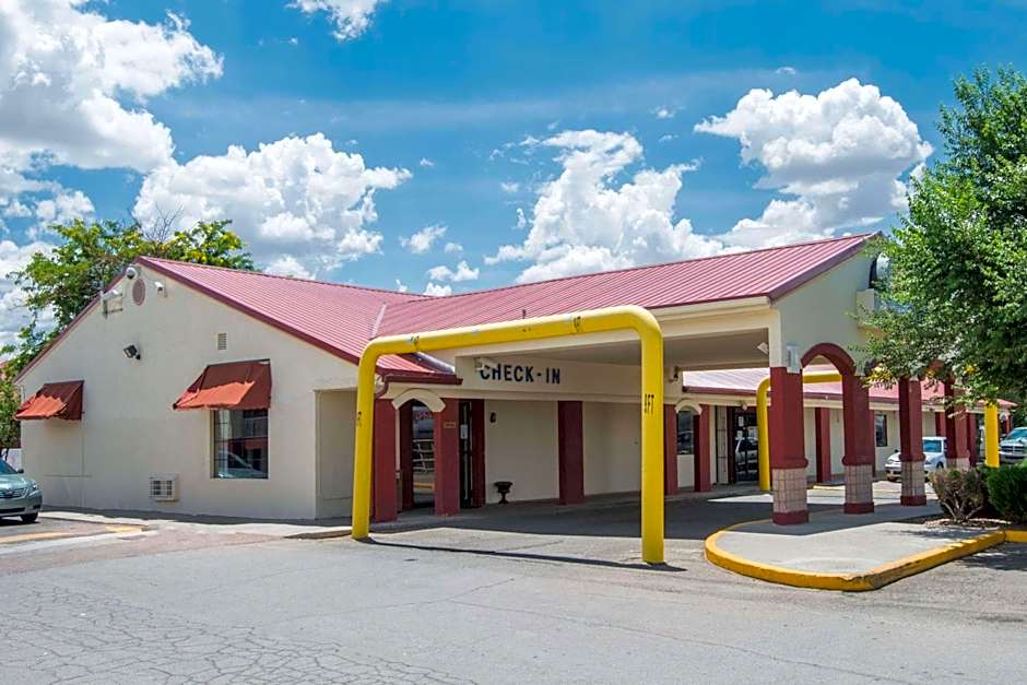 Days Inn by Wyndham Gallup