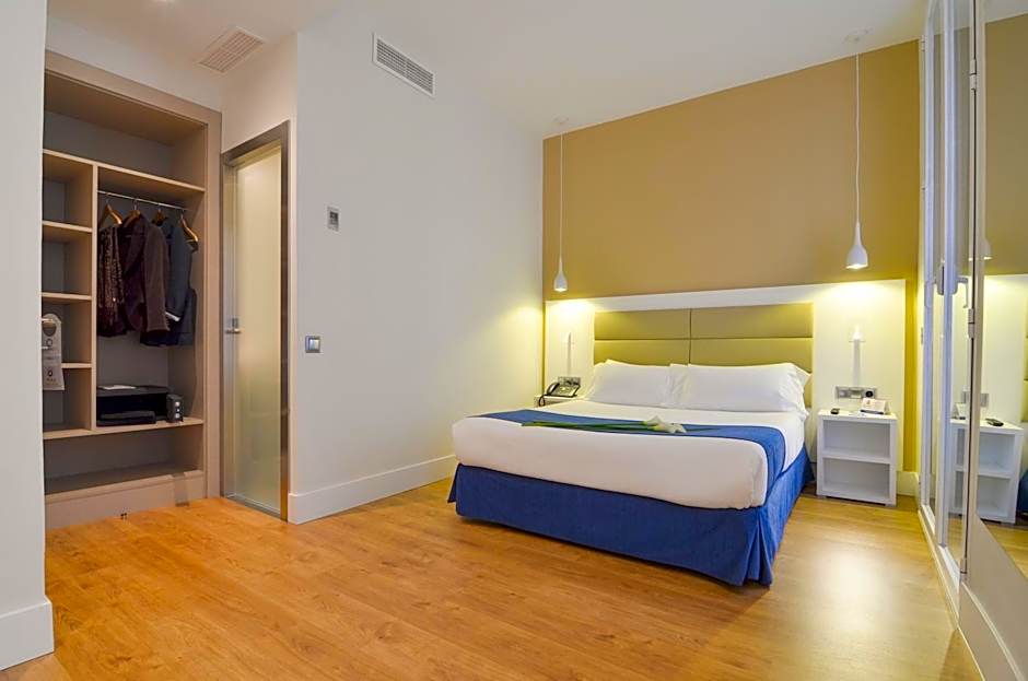 Photo 1 of 8 of Double Room