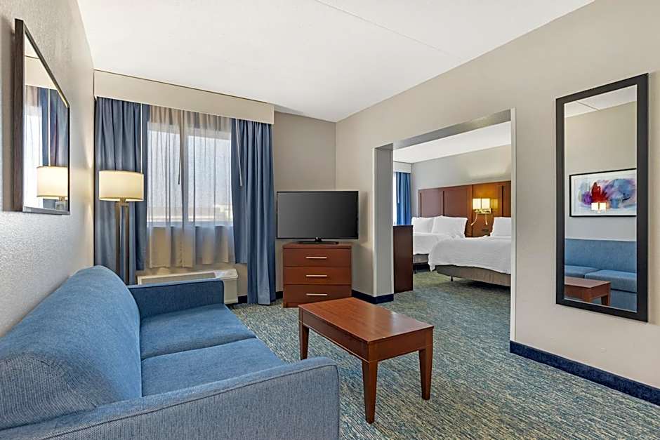 Garner Hotel Warren Northwest